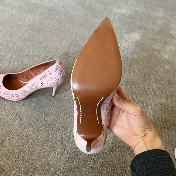 NEW Size 7 Coach Waverly heels in tea rose - Picture 6 of 9